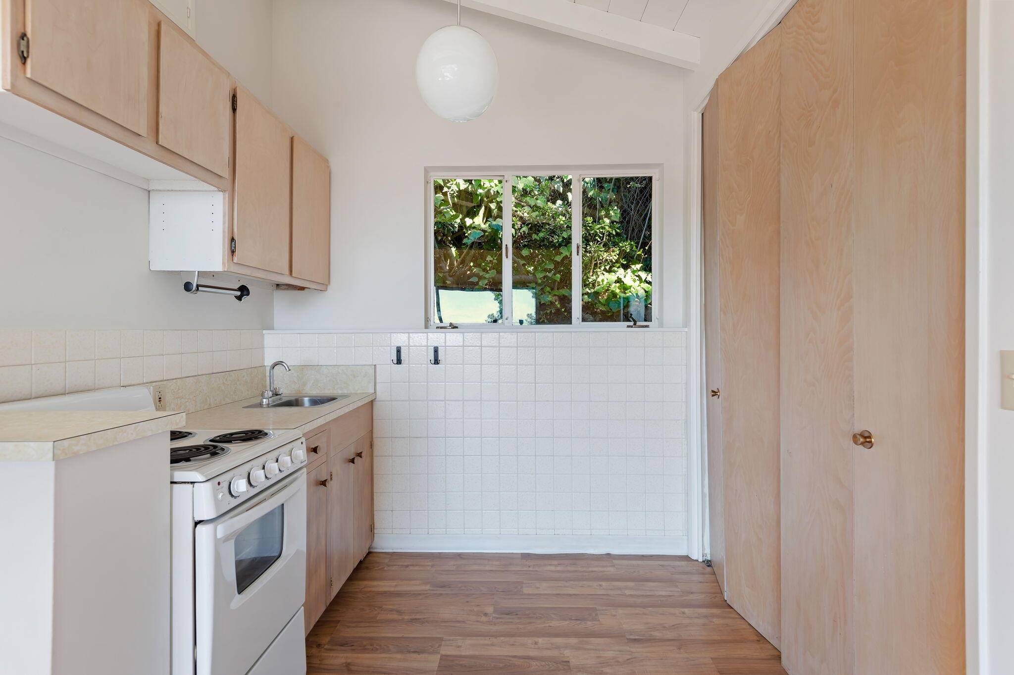 920 Jimeno Road Santa Barbara, CA 93103 - Photo 34 of 48 Guest suite - Kitchen
