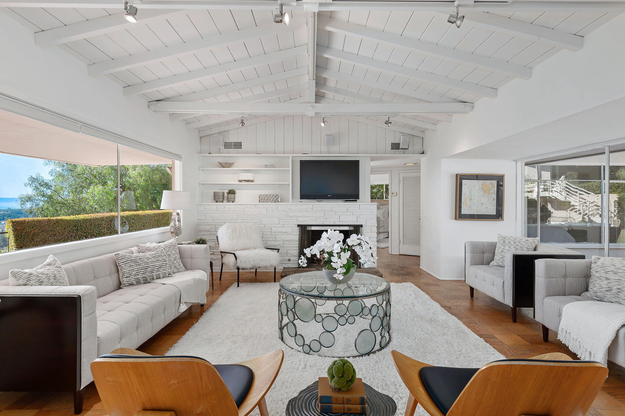 920 Jimeno Road Santa Barbara, CA 93103 - Photo 9 of 48 Vaulted ceilings