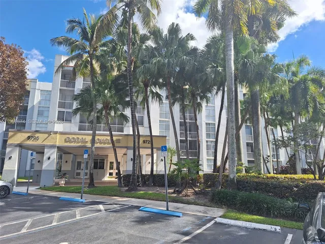 $2,700 | 9725 Northwest 52nd Street, Unit 408, Doral, FL 33178