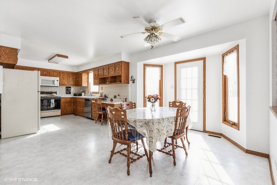 12559 West Baker Road Manhattan, IL 60442 - Photo 7 of 33 Gallery Image 7