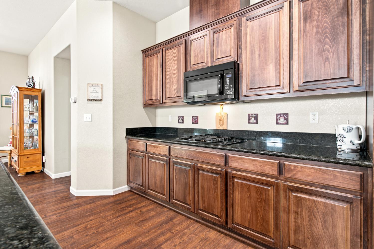 671 Cathedral Way Tracy, CA 95304 - Photo 18 of 38