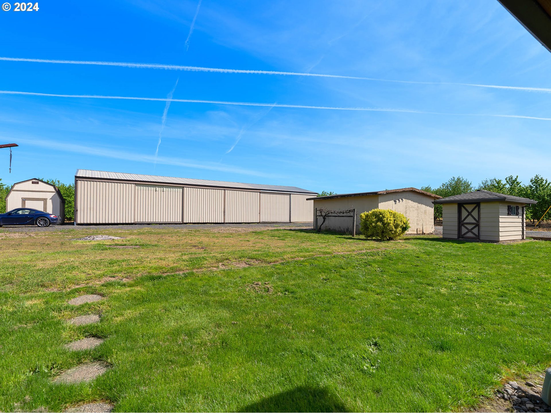 23865 Southwest Tile Flat Road Hillsboro, OR 97123 - Photo 28 of 36 a house view with a garden