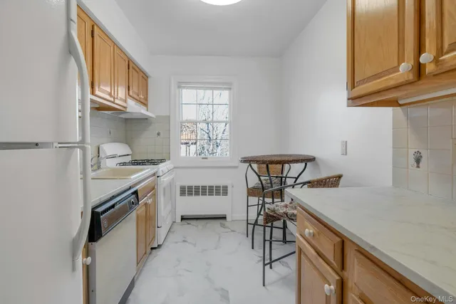 $359,000 | 580 Bedford Road, Unit 20, Pleasantville, NY 10570