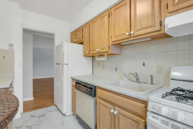 $359,000 | 580 Bedford Road, Unit 20, Pleasantville, NY 10570