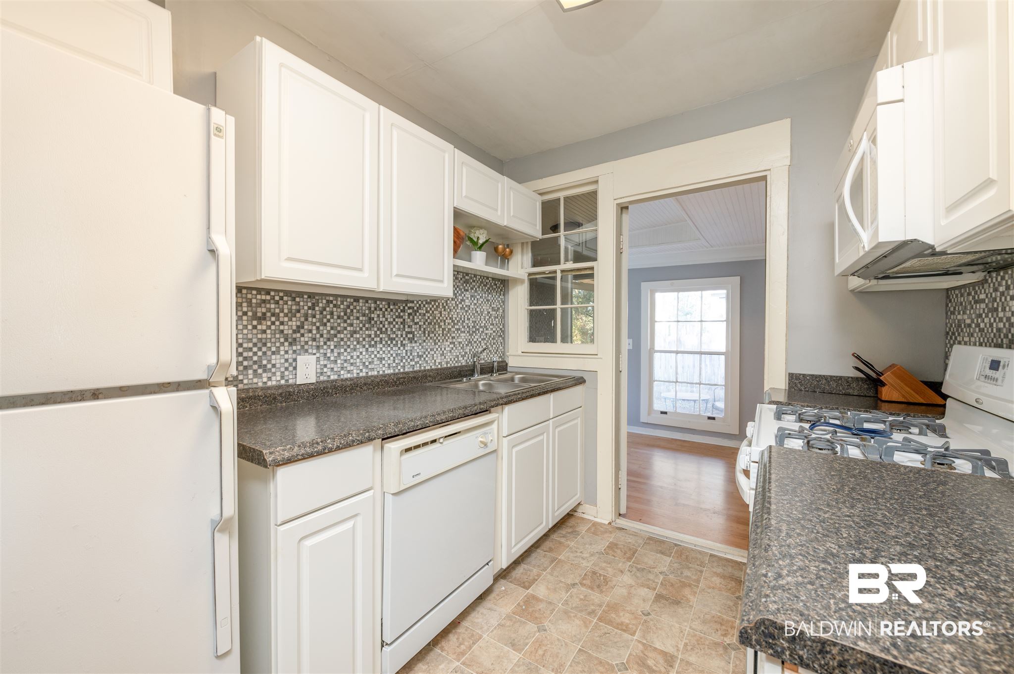 5016 North Hillwood Circle Mobile, AL 36608 - Photo 12 of 27