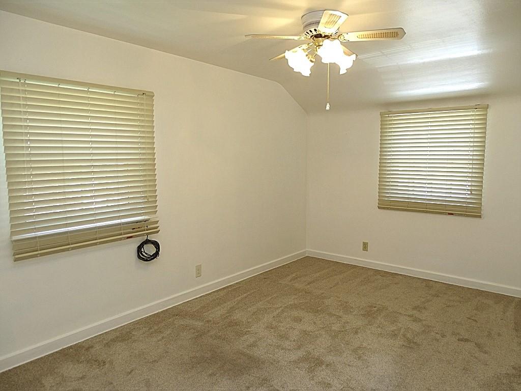 394 Rockhill Road Pittsburgh, PA 15243 - Photo 13 of 25 Master bedroom (14x10)