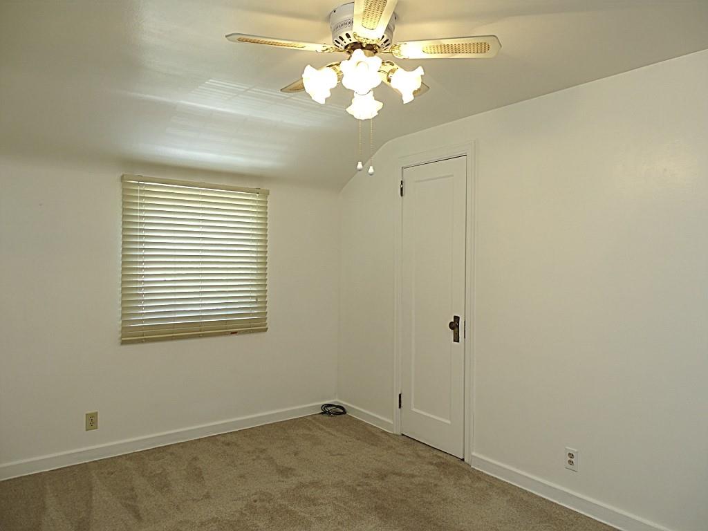 394 Rockhill Road Pittsburgh, PA 15243 - Photo 14 of 25 Master bedroom (14x10)