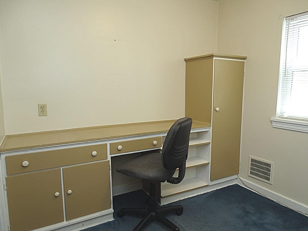 394 Rockhill Road Pittsburgh, PA 15243 - Photo 17 of 25 Third bedroom (9x8)