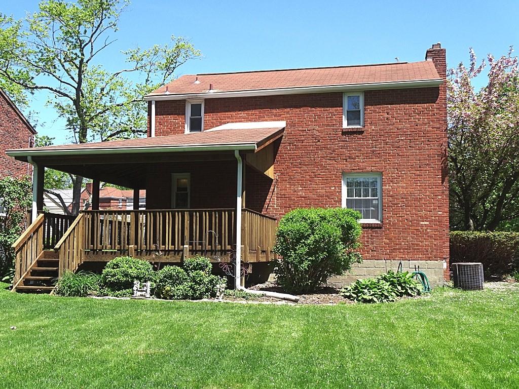 394 Rockhill Road Pittsburgh, PA 15243 - Photo 21 of 25 Fabulous, covered rear deck!