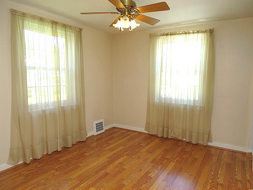394 Rockhill Road Pittsburgh, PA 15243 - Photo 6 of 25 Dining room (11x19) with exposed hardwood floor