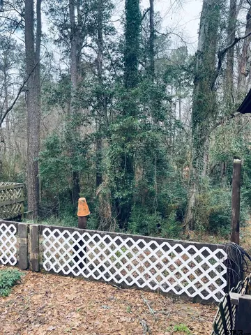 $228,000 | 204 North Pineview Drive, Crockett, TX 75835