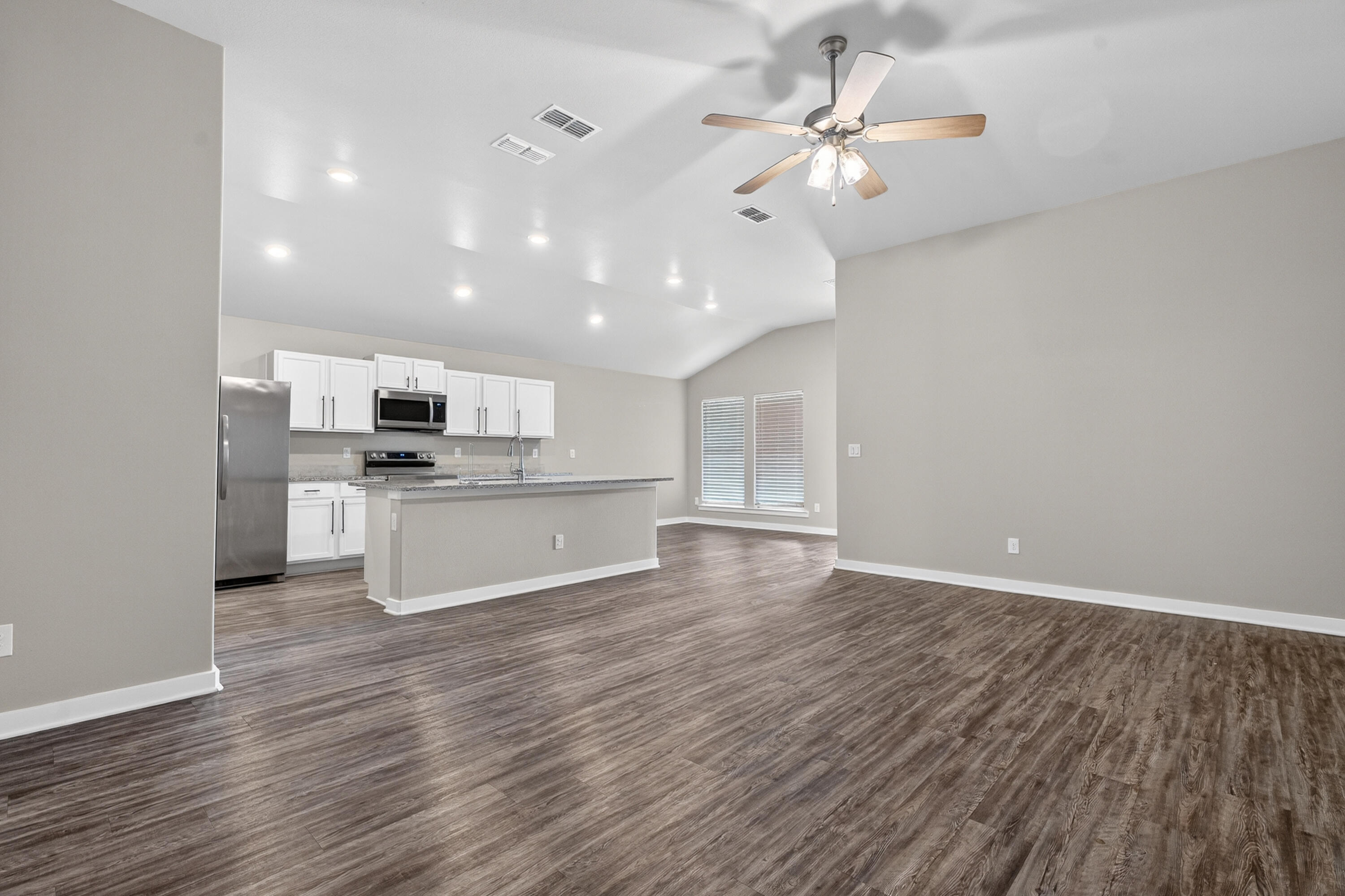 2002 137th Street Lubbock, TX 79423 - Photo 4 of 24 DSC04905
