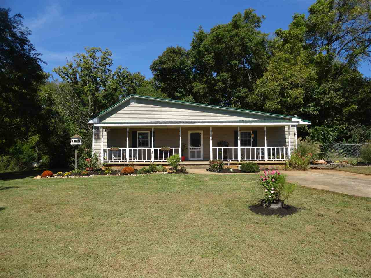 1051 Aaron Road Bowling Green, KY 42101 - Photo 2 of 26 Gallery Image 2