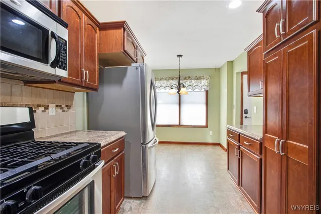 $410,000 | 5 St Davids Road, Lancaster, NY 14086