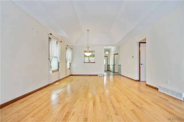 $410,000 | 5 St Davids Road, Lancaster, NY 14086