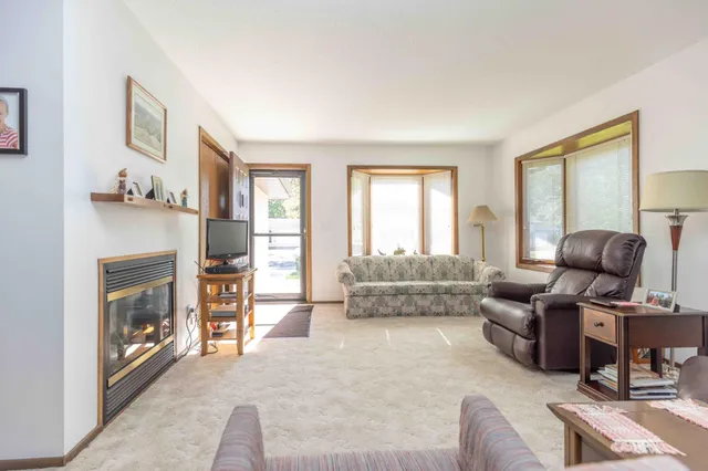 $299,900 | 87 28th Avenue North, Fargo, ND 58102