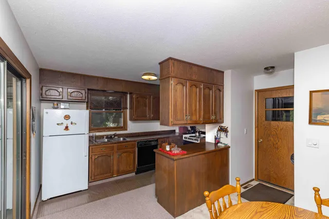 $299,900 | 87 28th Avenue North, Fargo, ND 58102