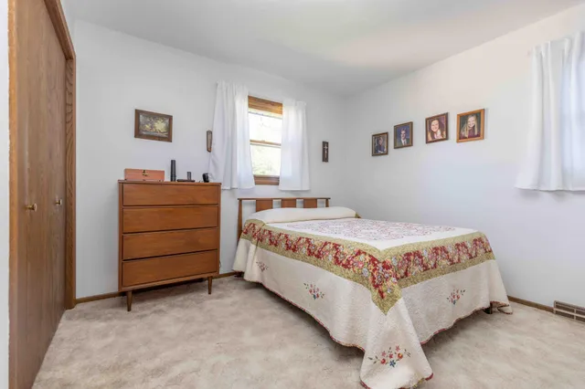 $299,900 | 87 28th Avenue North, Fargo, ND 58102