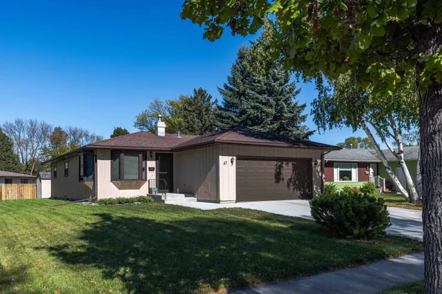 $299,900 | 87 28th Avenue North, Fargo, ND 58102