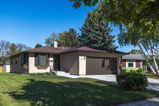$299,900 | 87 28th Avenue North, Fargo, ND 58102