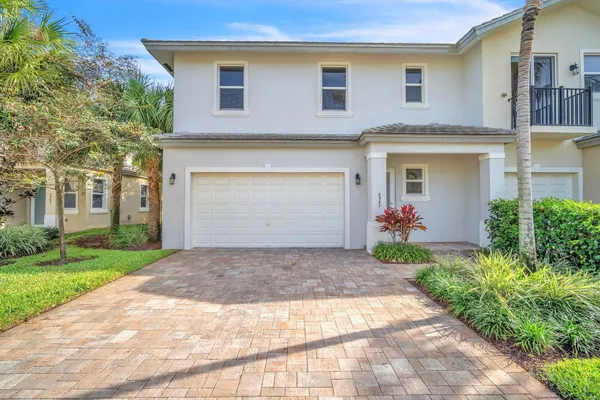 $3,625 | 6947 Pines Circle, Unit 21, Coconut Creek, FL 33073