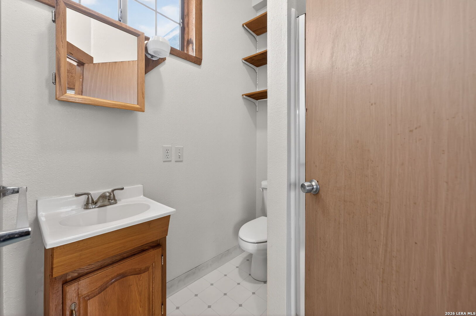 218 Whitworth Road Boerne, TX 78006 - Photo 25 of 26 a bathroom with a sink a toilet and shower