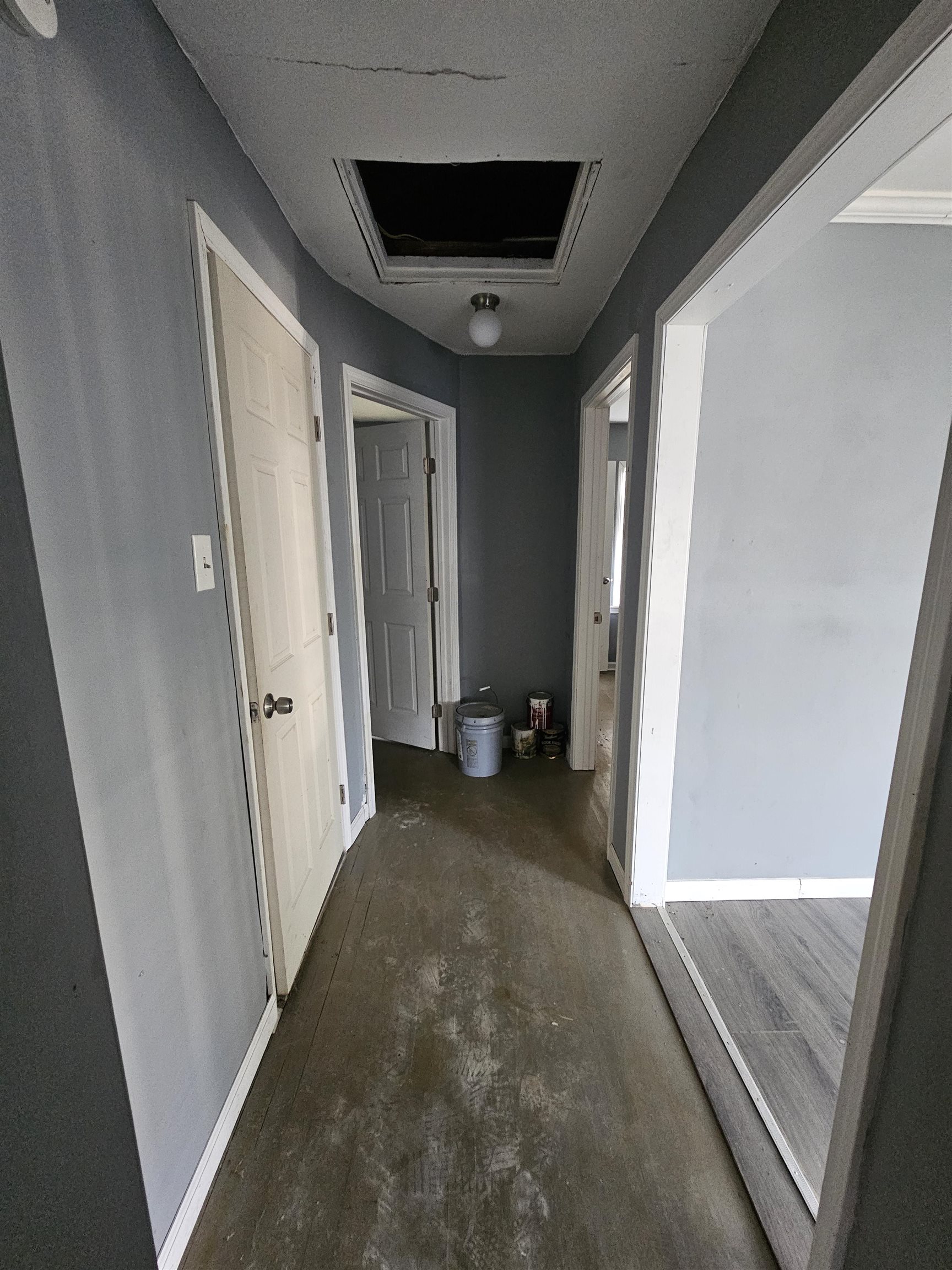 2059 Swift Street Memphis, TN 38109 - Photo 4 of 12 Corridor