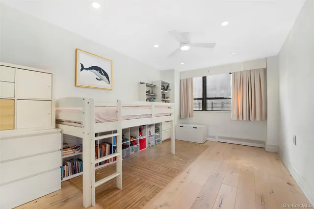 $899,000 | 301 Cathedral Parkway, Unit 3M | Harlem