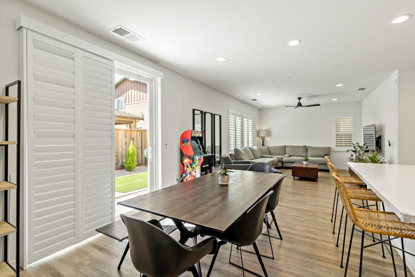 113 Willowrun Way Oakley, CA 94561 - Photo 22 of 63 a view of a dining room with furniture and wooden floor