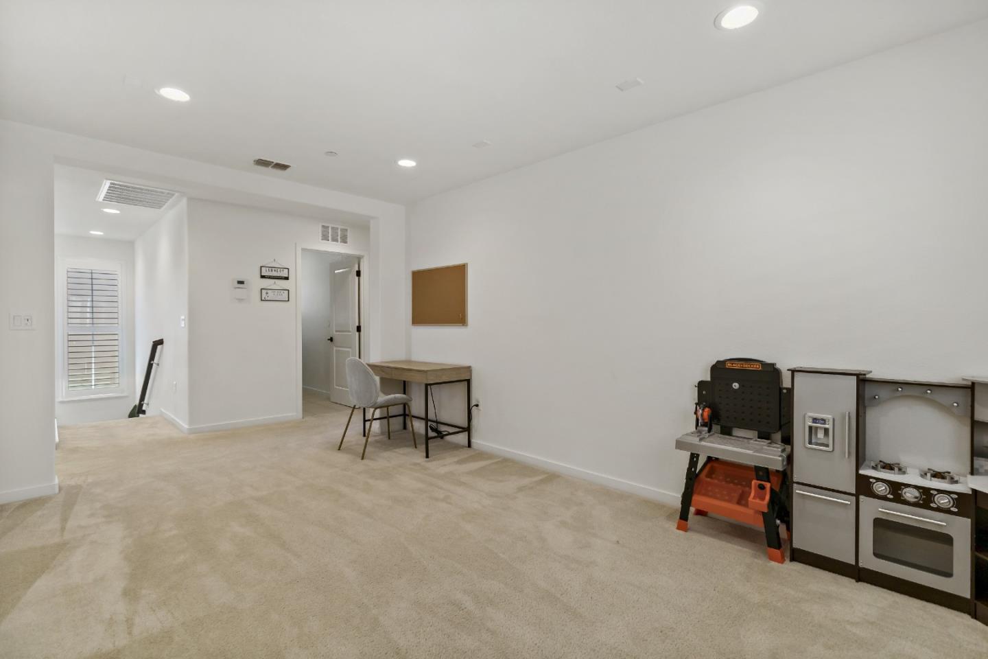 113 Willowrun Way Oakley, CA 94561 - Photo 33 of 63 a living room with furniture and a flat screen tv