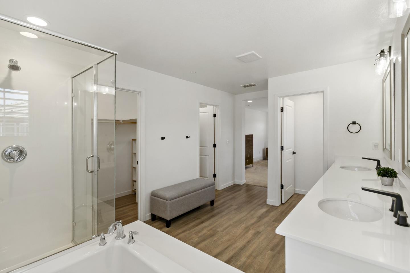 113 Willowrun Way Oakley, CA 94561 - Photo 41 of 63 a en suite bathroom with a sink and a large mirror