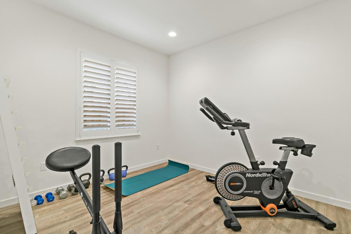 113 Willowrun Way Oakley, CA 94561 - Photo 49 of 63 a view of a room with gym equipment