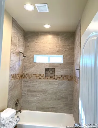 $2,000 | 220 East Byrd Boulevard, Universal City, TX 78148