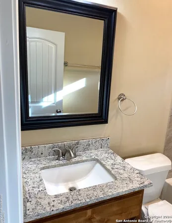 $2,000 | 220 East Byrd Boulevard, Universal City, TX 78148