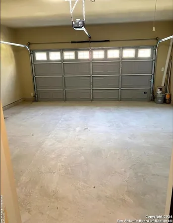 $2,000 | 220 East Byrd Boulevard, Universal City, TX 78148