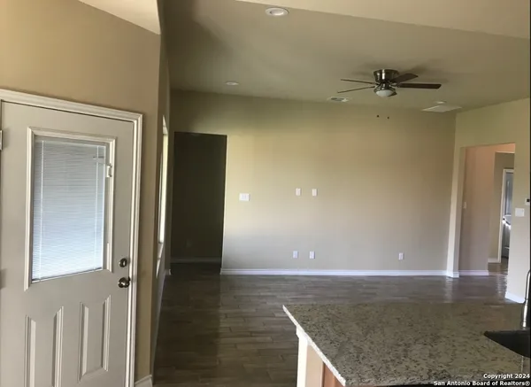 $2,000 | 220 East Byrd Boulevard, Universal City, TX 78148