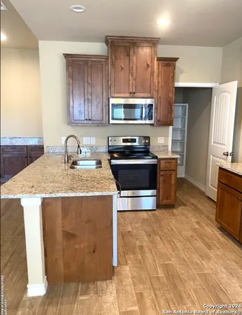 $2,000 | 220 East Byrd Boulevard, Universal City, TX 78148