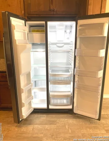 $2,000 | 220 East Byrd Boulevard, Universal City, TX 78148