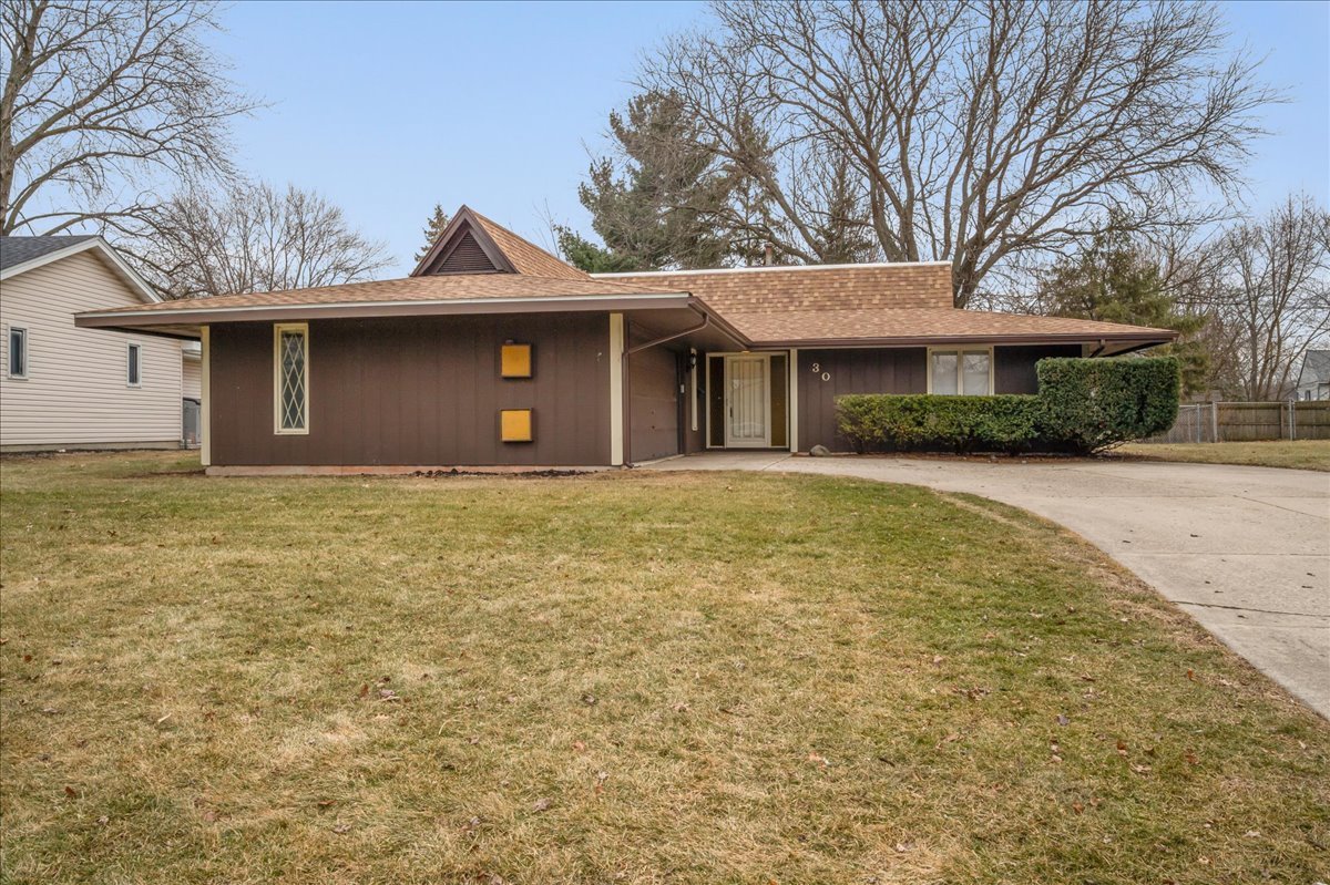 30 Somerset Road Montgomery, IL 60538 - Photo 1 of 30 a front view of a house with yard