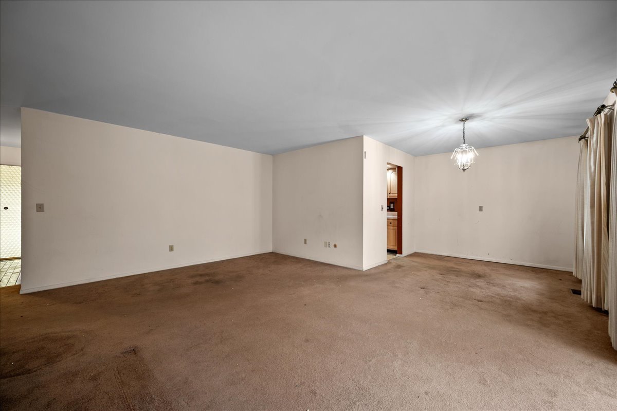 30 Somerset Road Montgomery, IL 60538 - Photo 13 of 30 an empty room with a bathroom