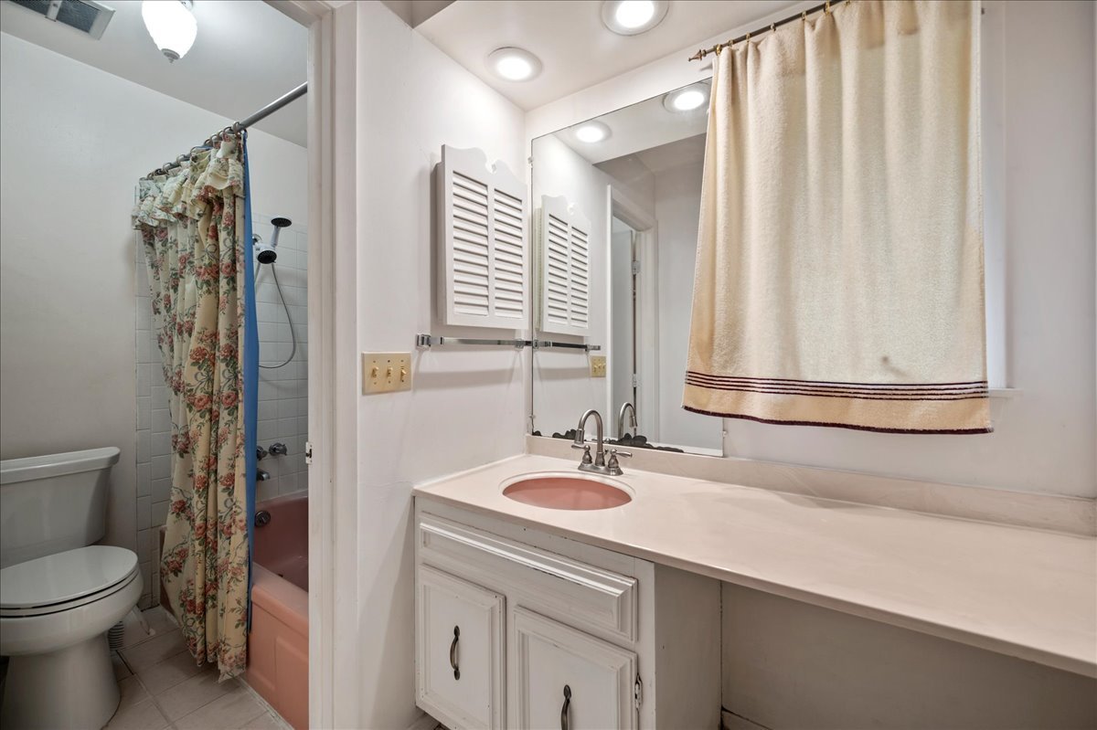 30 Somerset Road Montgomery, IL 60538 - Photo 17 of 30 a bathroom with a sink a toilet and a mirror