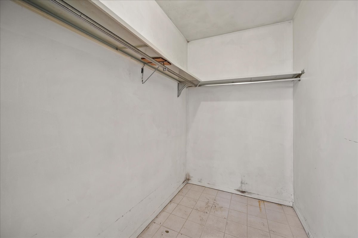 30 Somerset Road Montgomery, IL 60538 - Photo 18 of 30 a view of an empty walk in closet