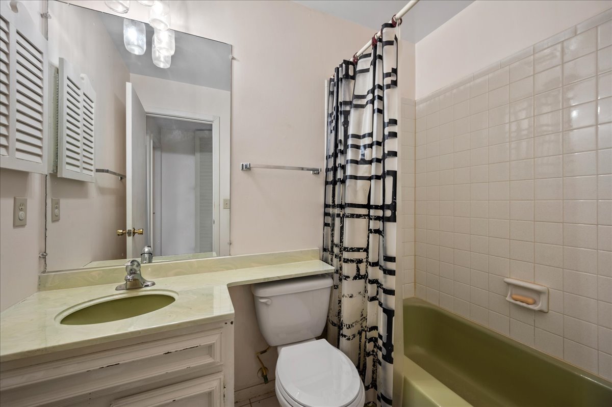 30 Somerset Road Montgomery, IL 60538 - Photo 23 of 30 a bathroom with a sink a toilet and shower