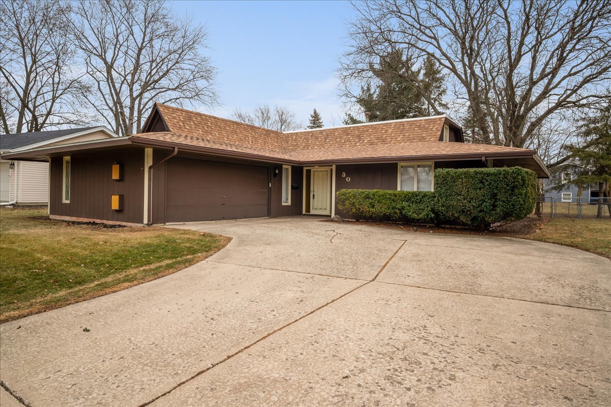 30 Somerset Road Montgomery, IL 60538 - Photo 29 of 30 a front view of a house with garden