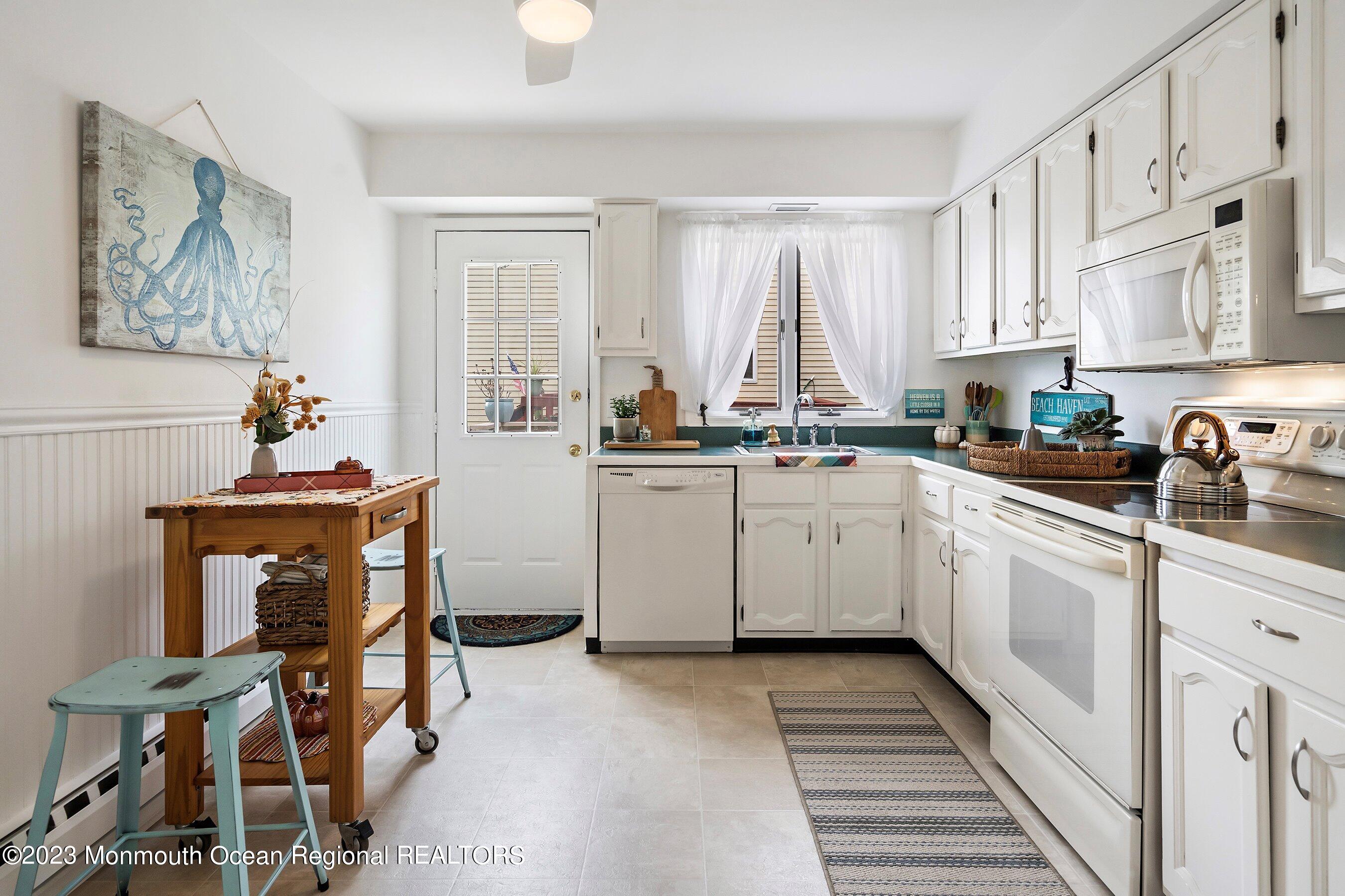 60 Sycamore Access Road, Unit 29 Manahawkin, NJ 08050 - Photo 8 of 24 13-Kitchen 1A