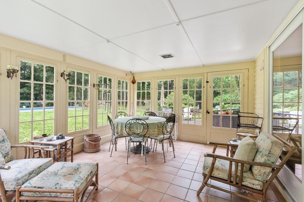19 Huntingdon Road Lynnfield, MA 01940 - Photo 24 of 39