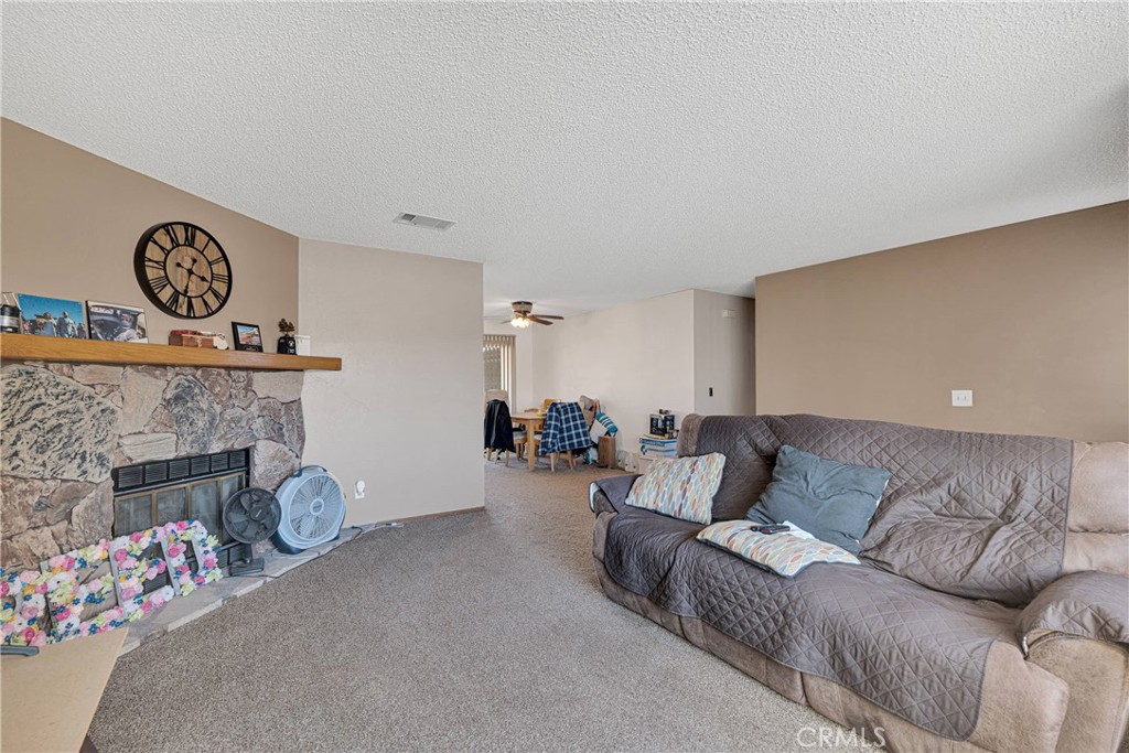 16635 Osage Road Apple Valley, CA 92307 - Photo 7 of 27