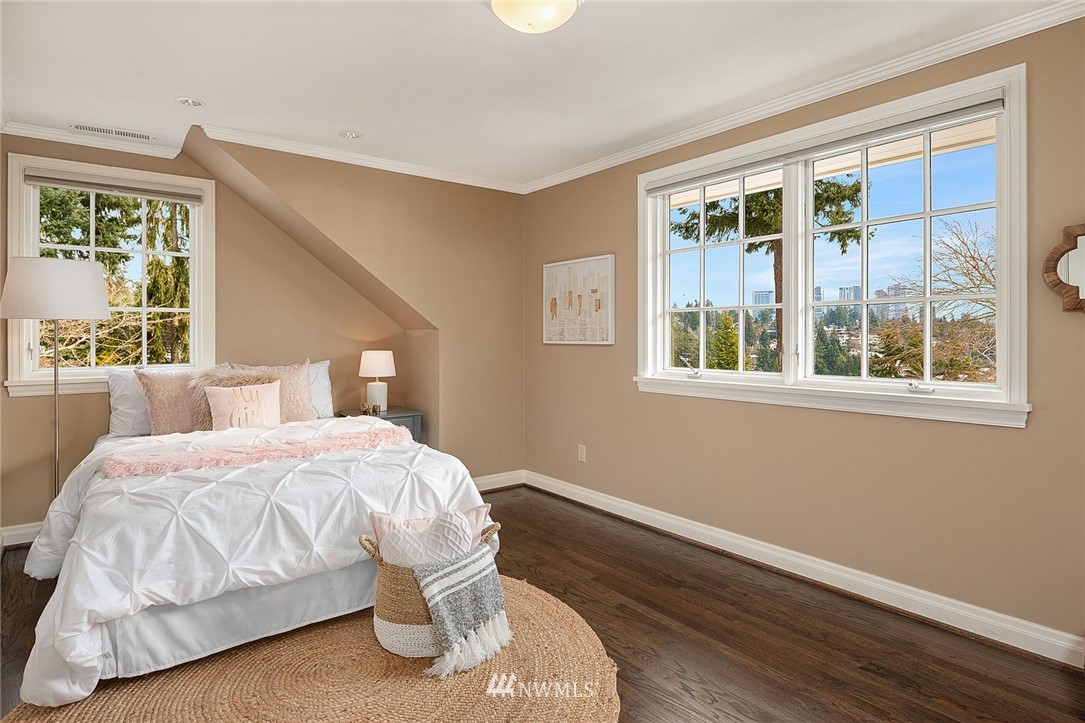 442 Upland Road Medina, WA 98039 - Photo 13 of 25