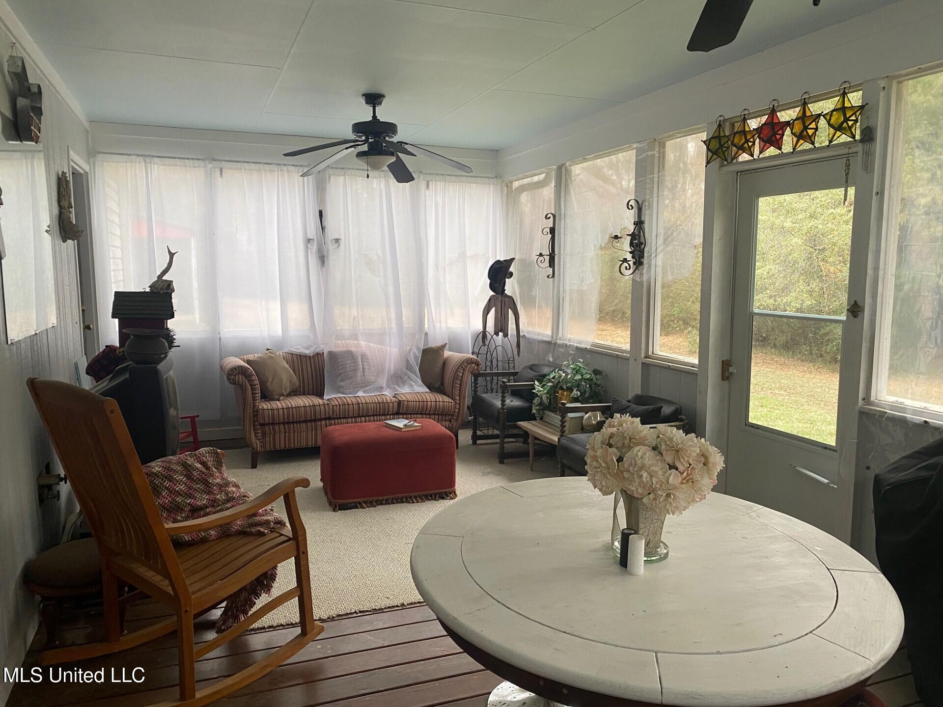 2085 Yellow Dog Road Senatobia, MS 38668 - Photo 31 of 48 Screen in porch