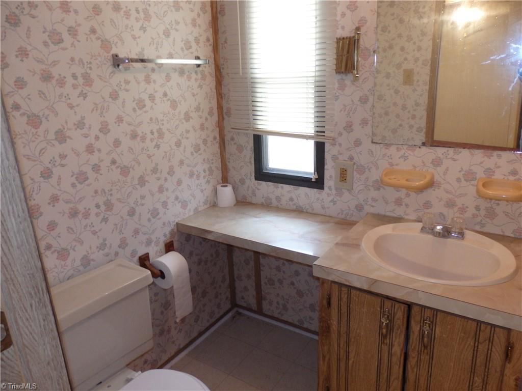 1018 Sutton Road Greensboro, NC 27406 - Photo 45 of 47 Primary Bath.